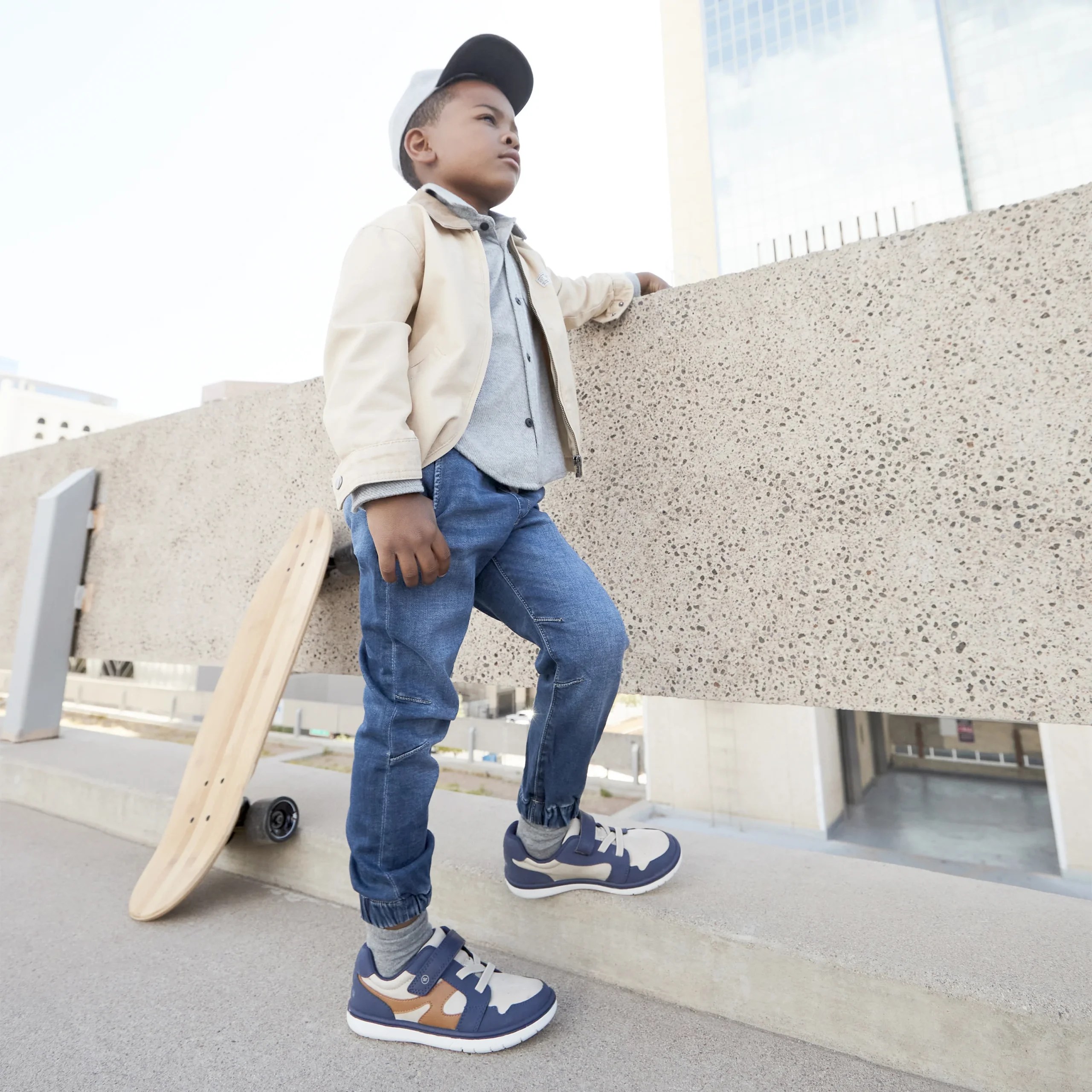 London Sneaker - Big Kid Taupe - Image 2
